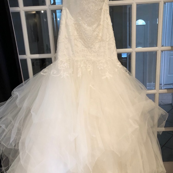 New Tags on Wedding Dress - Never Warn - Picture 7 of 9